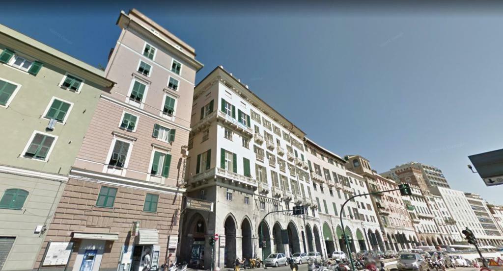 Sunflower With Private Terrace And Lift Appartement Genua