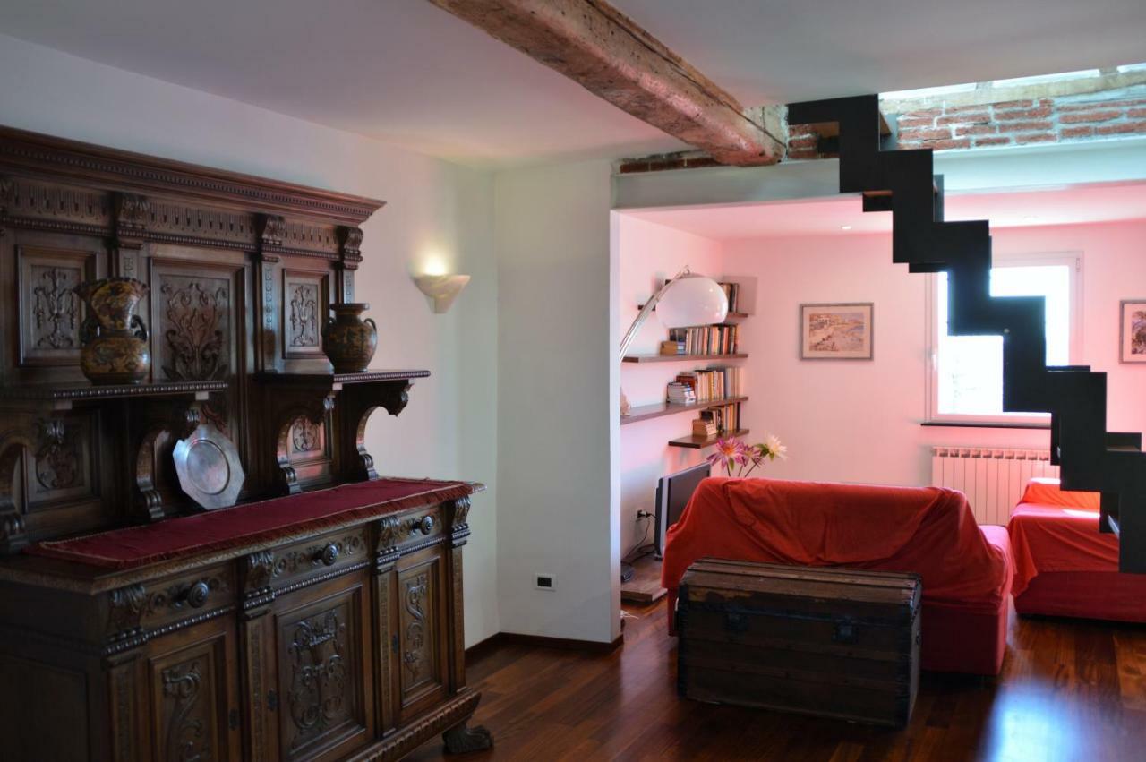 Sunflower With Private Terrace And Lift Apartment